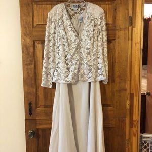 Cream colored mother of the bride/groom dress